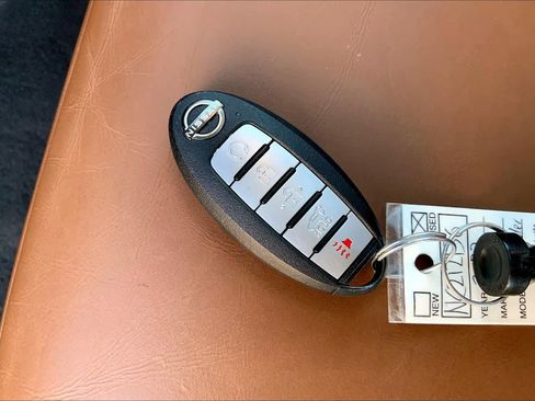 Used 2022 Nissan Pathfinder Platinum w/ Cargo Package image 14