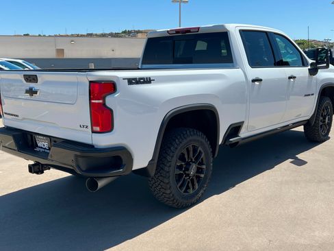 New 2026 Chevrolet Silverado 2500 LTZ w/ LTZ Plus Package AWD/4WD image 6