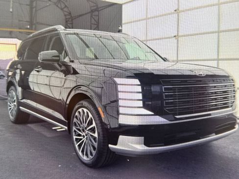 Used 2026 Hyundai Palisade Calligraphy image 4