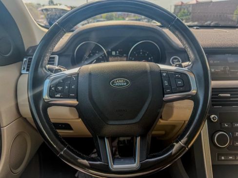 Used 2019 Land Rover Discovery Sport HSE AWD/4WD image 19
