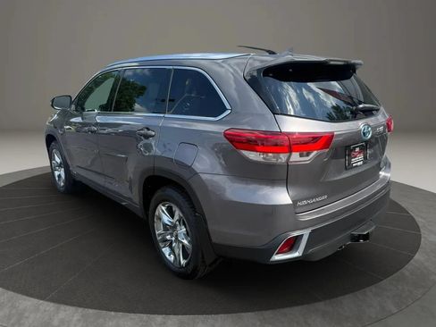 Used 2018 Toyota Highlander Limited Platinum AWD/4WD image 9