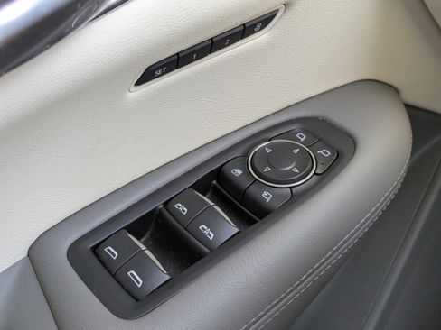 Certified 2022 Cadillac XT5 Premium Luxury w/ Technology Package image 21