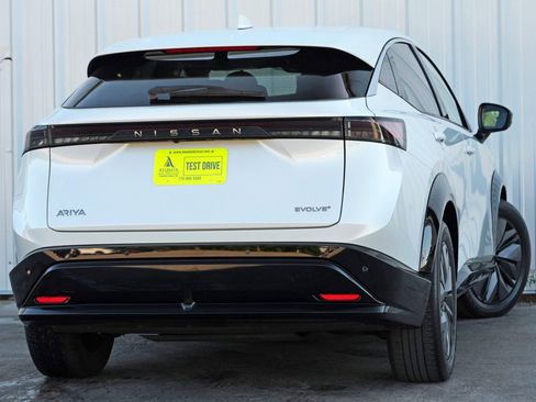 Used 2025 Nissan Ariya FWD image 4