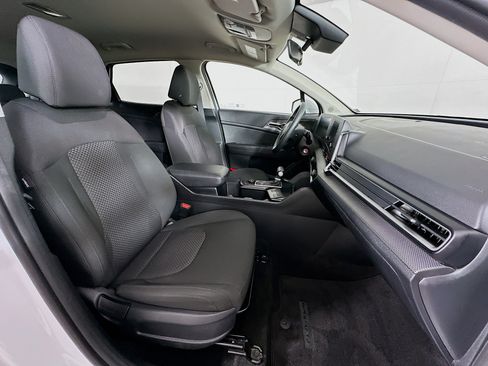 Used 2025 Kia Sportage LX FWD image 28