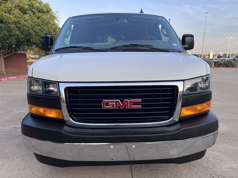 Used 2019 GMC Savana 2500 w/ Driver Convenience Package image 2