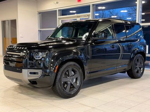 Used 2022 Land Rover Defender 110 X-Dynamic SE image 4