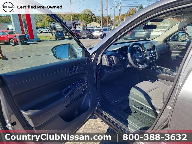 Certified 2025 Nissan Pathfinder SV AWD/4WD image 10