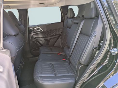 New 2025 Mitsubishi Outlander SEL image 15