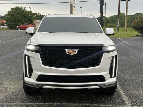 Used 2023 Cadillac Escalade V AWD/4WD image 3
