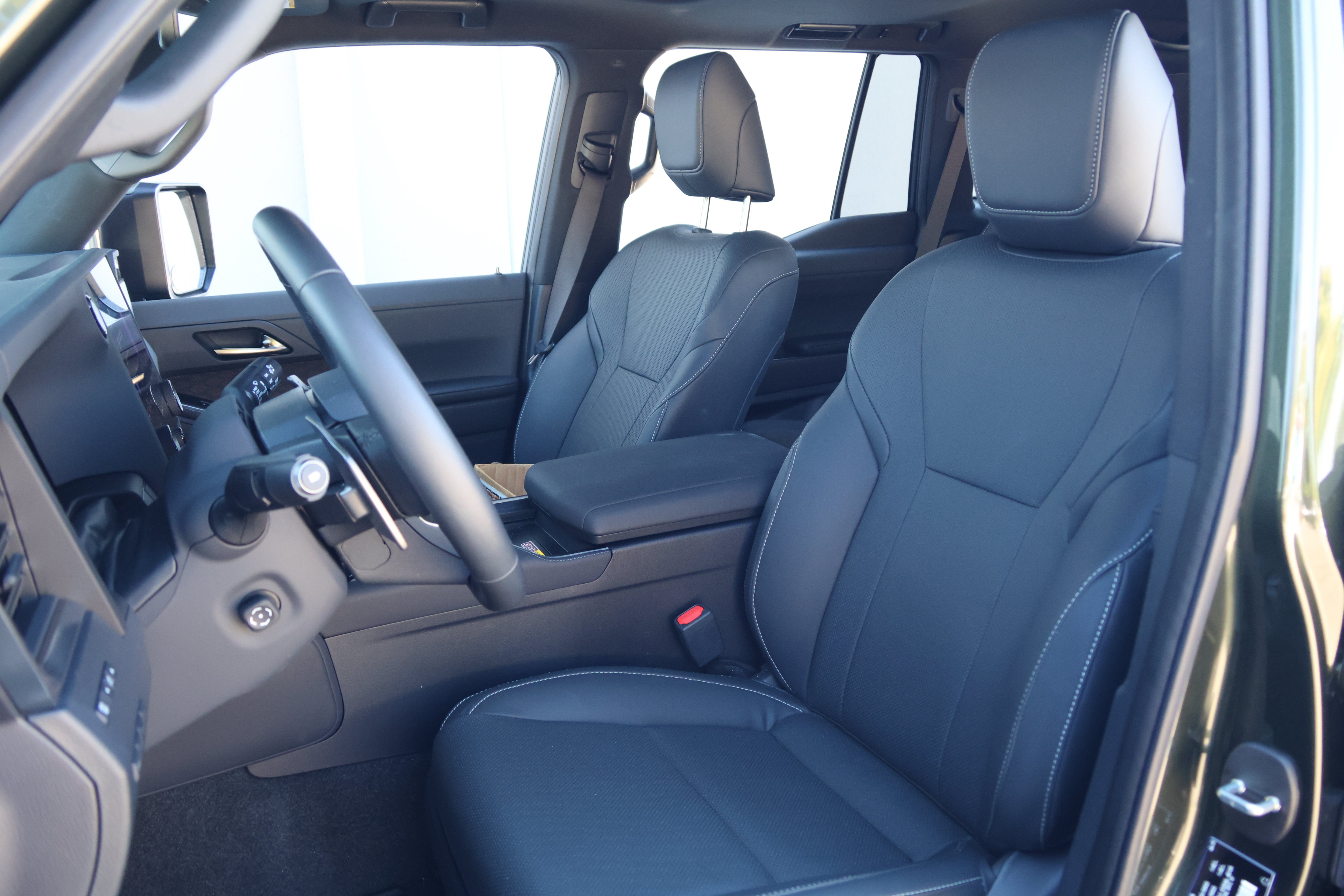 Used 2025 Lexus GX 550 AWD/4WD image 36