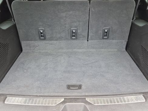 Used 2023 GMC Yukon XL AT4 AWD/4WD image 7
