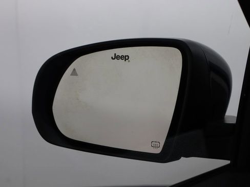 Used 2022 Jeep Compass Latitude image 39