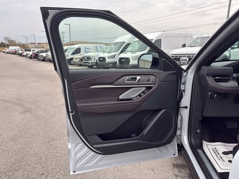 New 2026 Ford Explorer Platinum RWD image 17