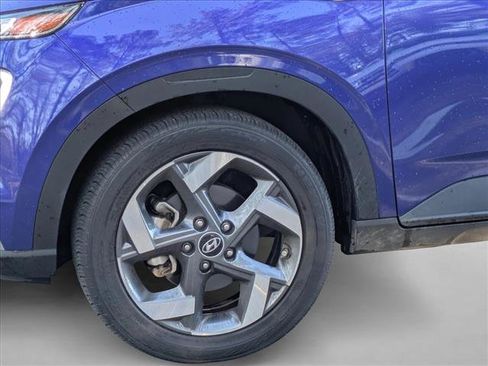 Certified 2023 Hyundai Venue Limited w/ Cargo Package image 9