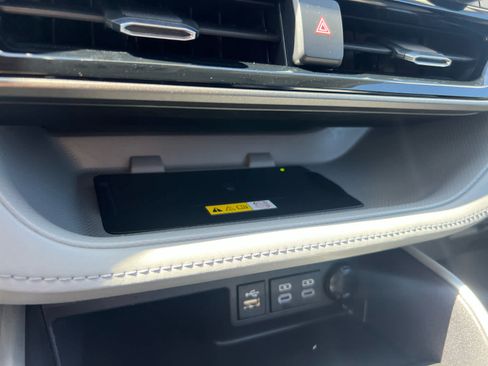 Used 2023 Toyota Highlander XLE FWD image 20