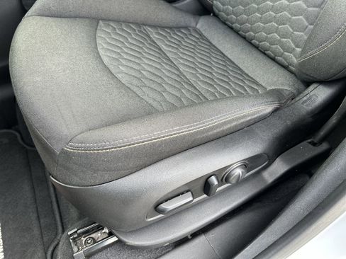 Used 2019 Chevrolet Equinox LT image 24