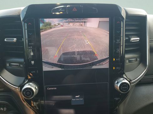 Used 2025 RAM 1500 Laramie AWD/4WD image 17