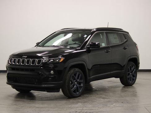 New 2026 Jeep Compass Latitude AWD/4WD image 4