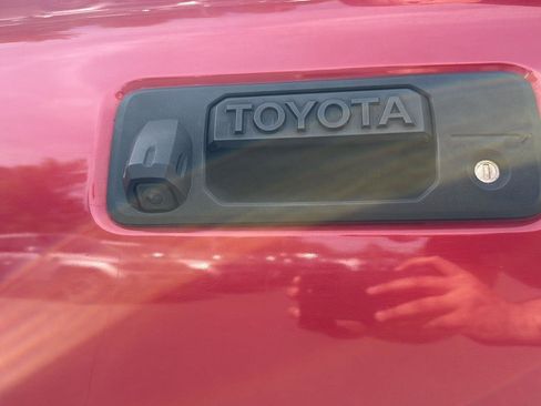 Used 2021 Toyota Tacoma SR5 AWD/4WD image 16