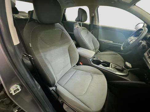 Used 2025 Kia K4 FWD image 31