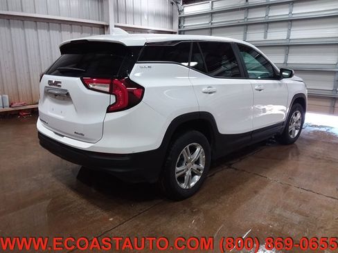 Used 2022 GMC Terrain SLE w/ LPO, Floor Liner Package image 4