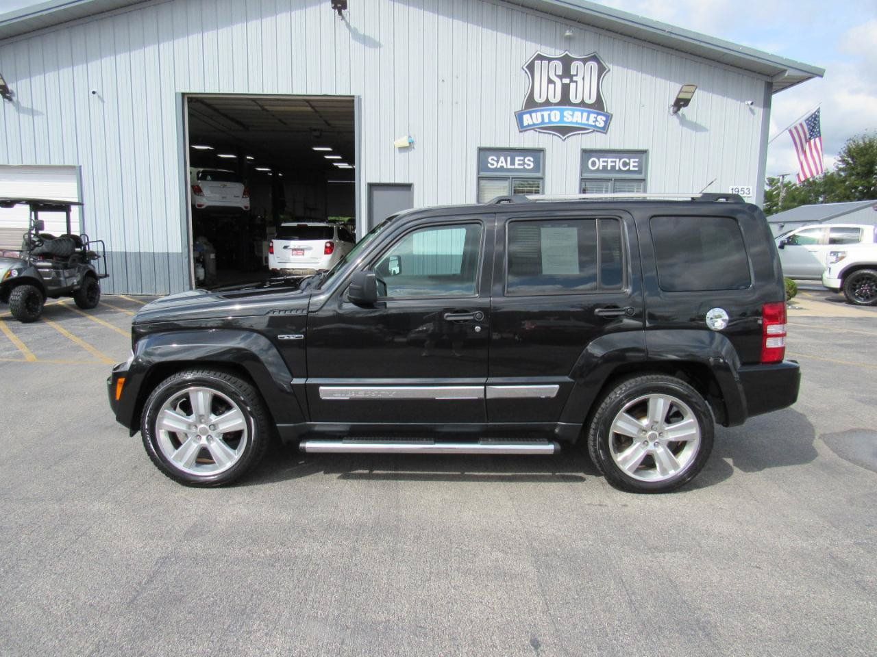 Used 2012 Jeep Liberty Limited Jet w/ Chrome Accents Group AWD/4WD image 3