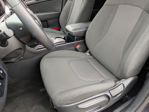 Used 2026 Kia Sportage LX image 16