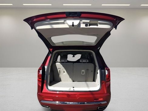 Used 2020 GMC Acadia Denali w/ Technology Package AWD/4WD image 29