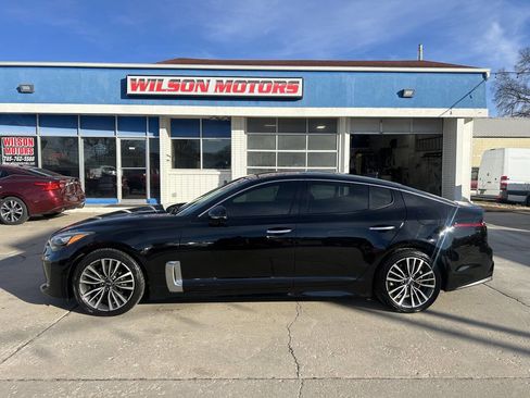 Used 2018 Kia Stinger Premium image 3
