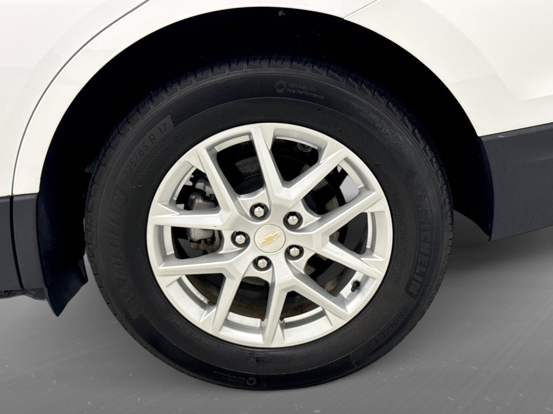 Used 2023 Chevrolet Equinox LT FWD image 24