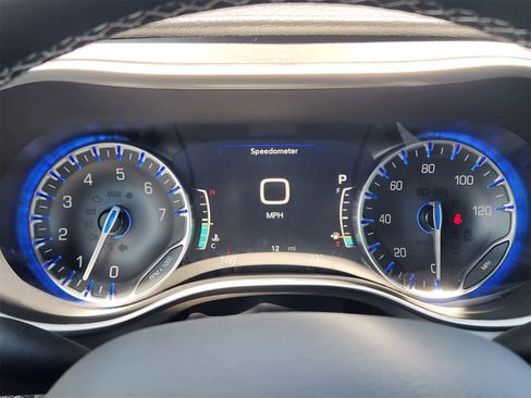 New 2025 Chrysler Pacifica Select w/ Fav Edition Package image 13