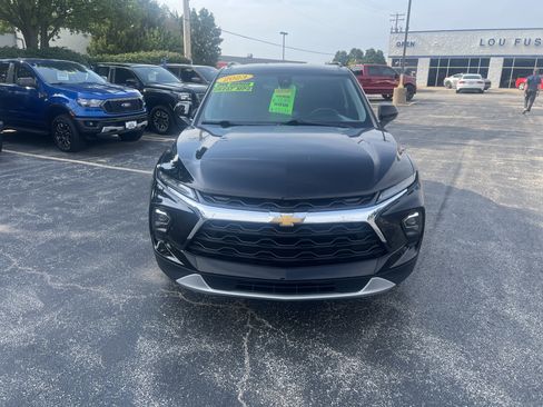 Used 2023 Chevrolet Blazer LT w/ Convenience Package FWD image 3