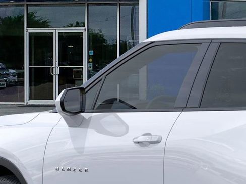 New 2026 Chevrolet Blazer LT image 12
