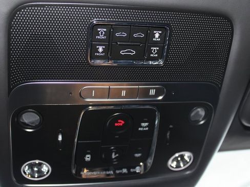 Used 2022 Bentley Flying Spur V8 image 51