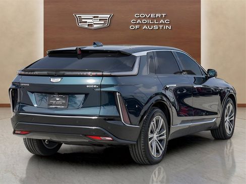 New 2026 Cadillac Lyriq Premium Luxury image 8