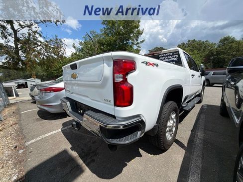 Used 2024 Chevrolet Silverado 2500 LTZ w/ LTZ Premium Package AWD/4WD image 7