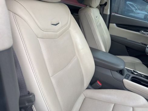 Used 2021 Cadillac XT6 Premium Luxury image 8