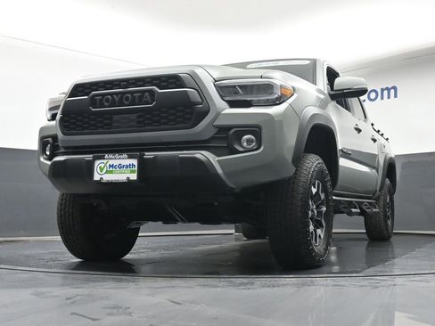 Used 2022 Toyota Tacoma TRD Off-Road AWD/4WD image 6