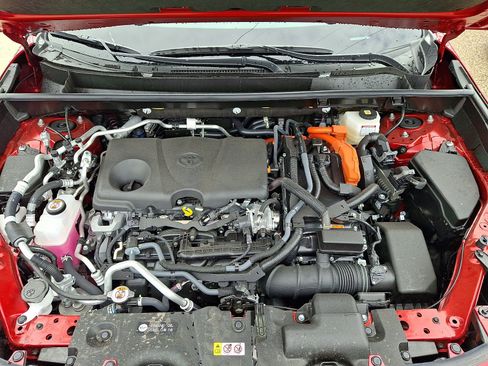 Certified 2025 Toyota RAV4 SE w/ Weather & Moonroof Package AWD/4WD image 28