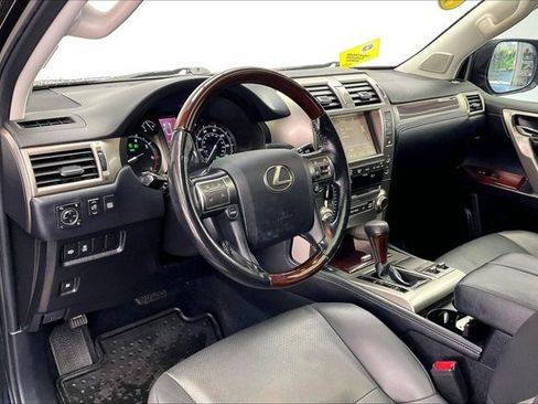 Used 2019 Lexus GX 460 image 14