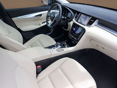 Used 2019 INFINITI QX50 Luxe w/ Navigation Package AWD/4WD image 32