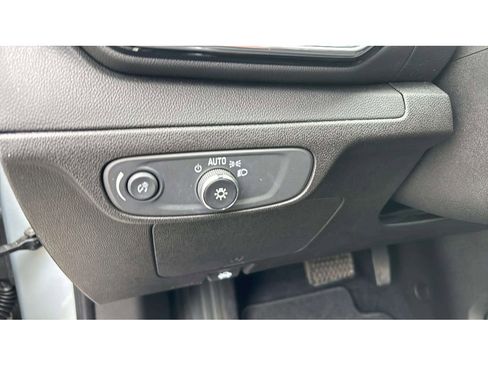 Used 2023 Chevrolet Bolt EUV LT image 20