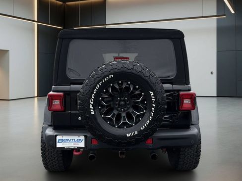 Used 2018 Jeep Wrangler Unlimited Rubicon AWD/4WD image 3
