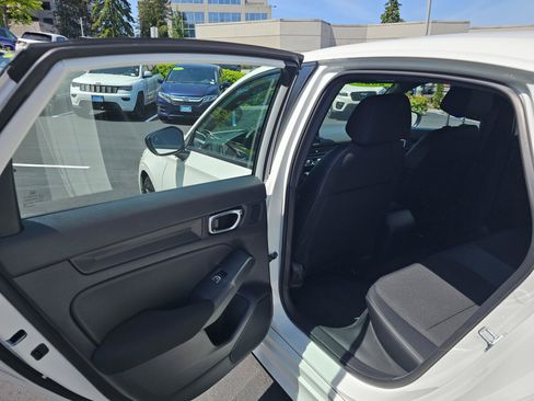 Used 2025 Honda Civic Sport image 17