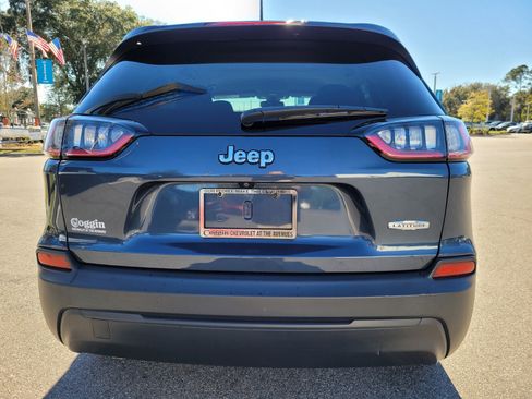 Used 2019 Jeep Cherokee Latitude w/ Popular Appearance Group image 15