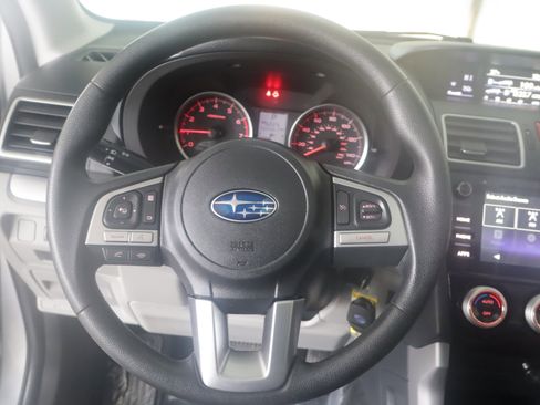 Used 2017 Subaru Forester 2.5i Premium w/ All-Weather Package image 4