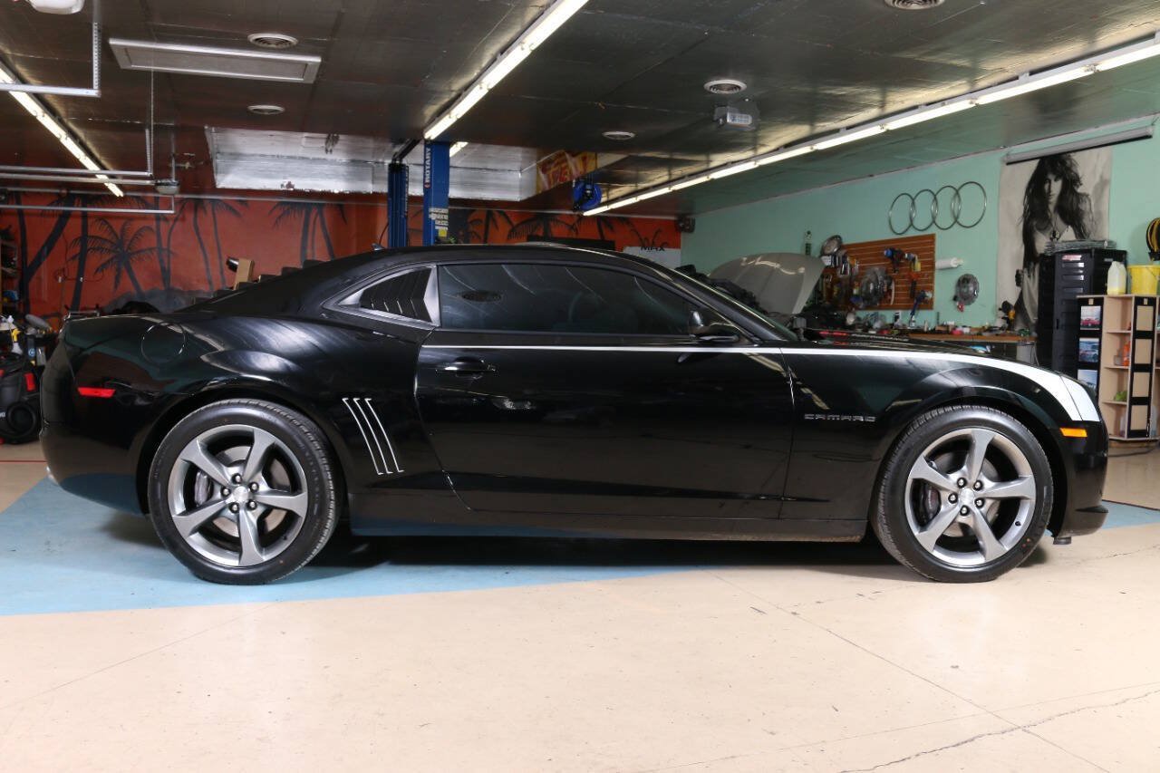 Used 2013 Chevrolet Camaro SS w/ RS Package RWD image 4