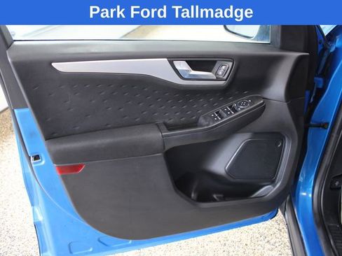 Used 2020 Ford Escape SE image 11