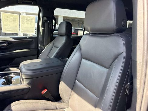 Used 2025 Chevrolet Suburban LT AWD/4WD image 26