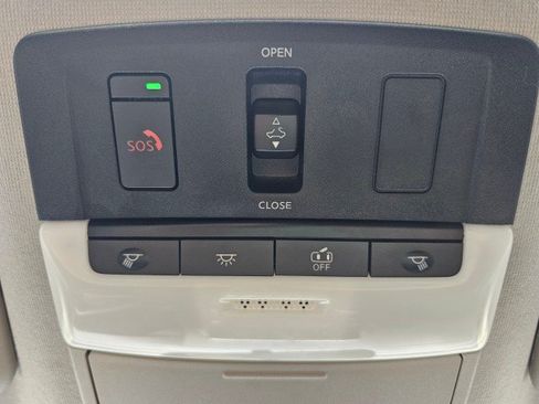 Used 2024 Nissan Sentra SR w/ SR Premium Package FWD image 41